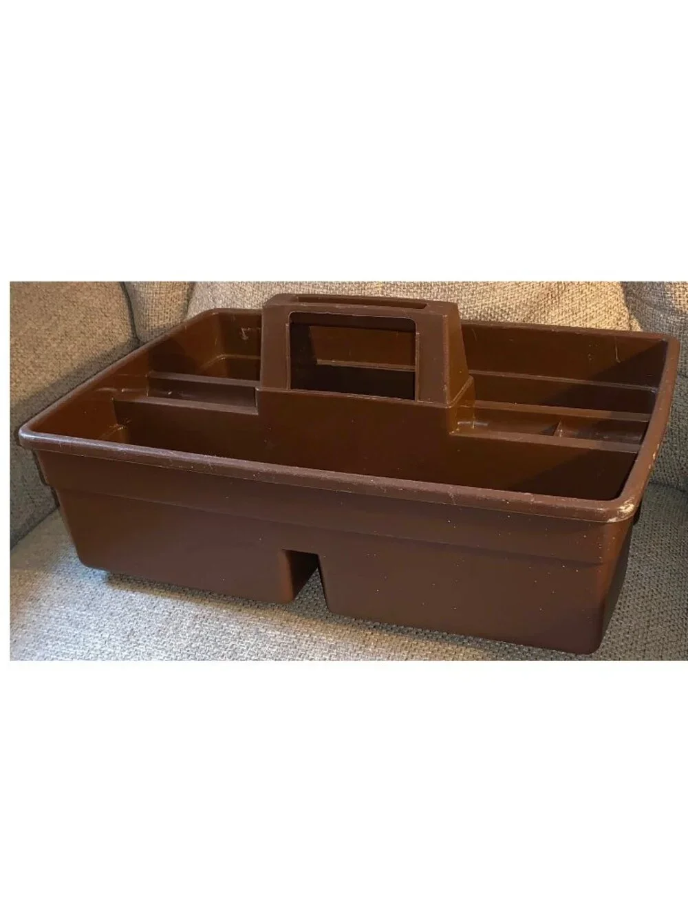 Rubbermaid measures approx